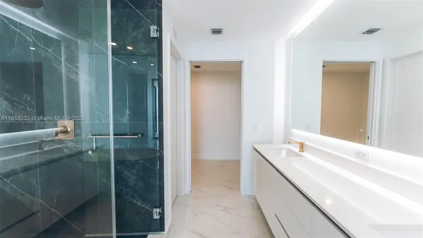 $9,750 | 700 Northeast 24th Street, Unit 2705, Miami, FL 33137