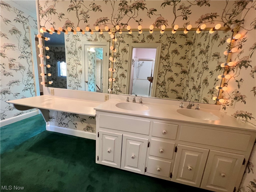 1175 East Calla Road, Unit C111 Youngstown, OH 44514 - Photo 23 of 33 Bathroom w/ 2 sinks and makeup area