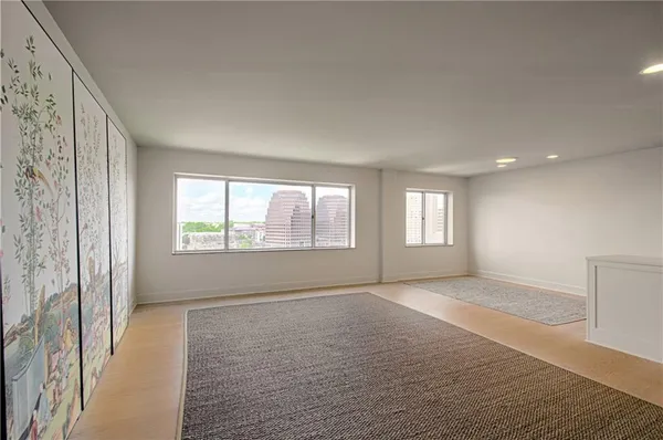 $340,000 | 4550 Warwick Boulevard, Unit 1205, Kansas City, MO 64111