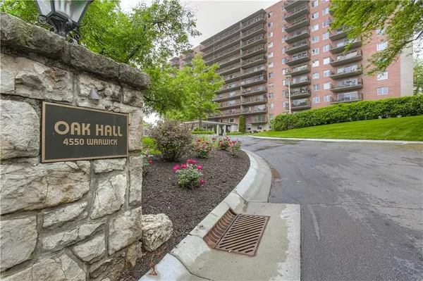 $340,000 | 4550 Warwick Boulevard, Unit 1205, Kansas City, MO 64111