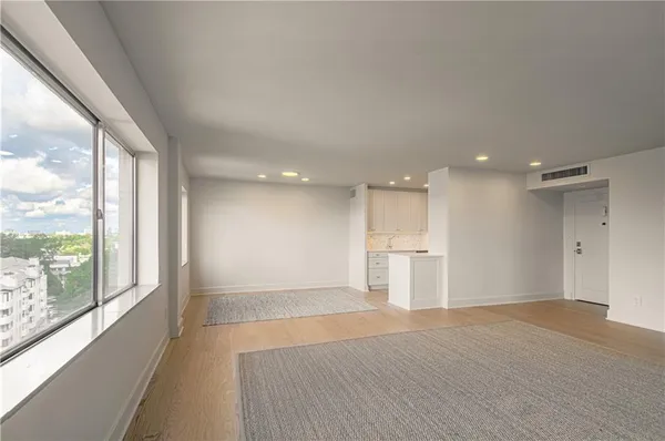 $340,000 | 4550 Warwick Boulevard, Unit 1205, Kansas City, MO 64111