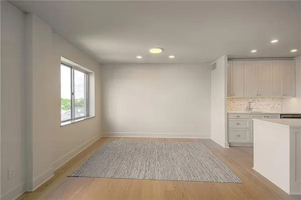 $340,000 | 4550 Warwick Boulevard, Unit 1205, Kansas City, MO 64111