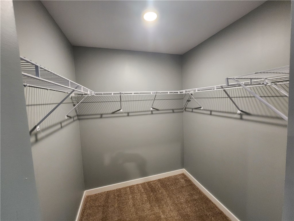 195 Poplar Springs Road Walhalla, SC 29691 - Photo 27 of 47 eatures ample storage, providing organized living for any wardrobe.