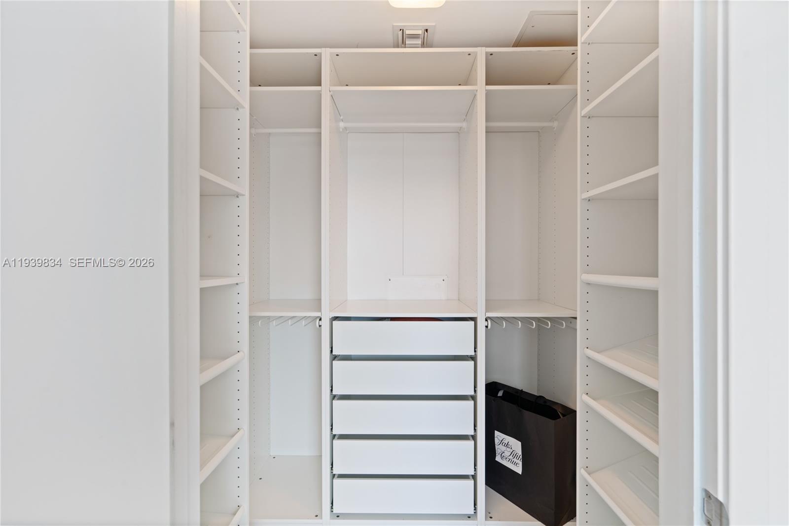 88 Southwest 7th Street, Unit 3403 Miami, FL 33130 - Photo 16 of 37 Photo 16