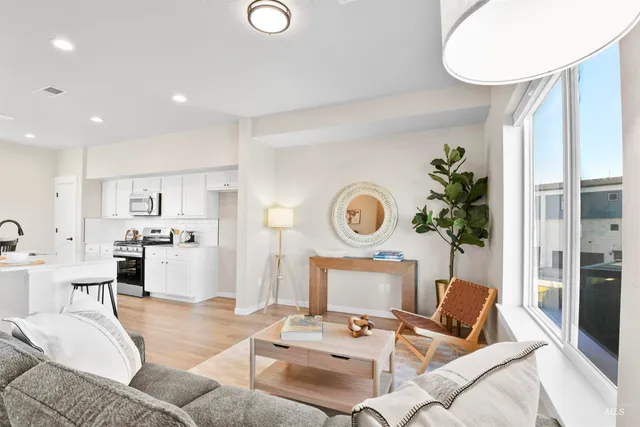 $345,000 | 523 North Lucy Lane, Nampa, ID 83687