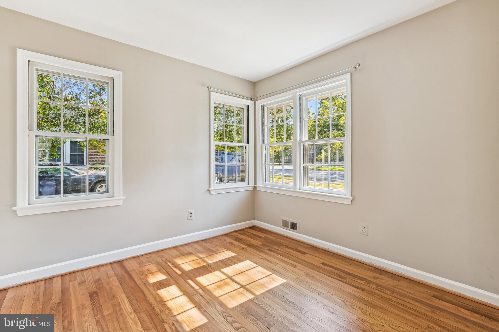 1512 Shenandoah Road Alexandria, VA 22308 - Photo 23 of 36 Bedroom 3