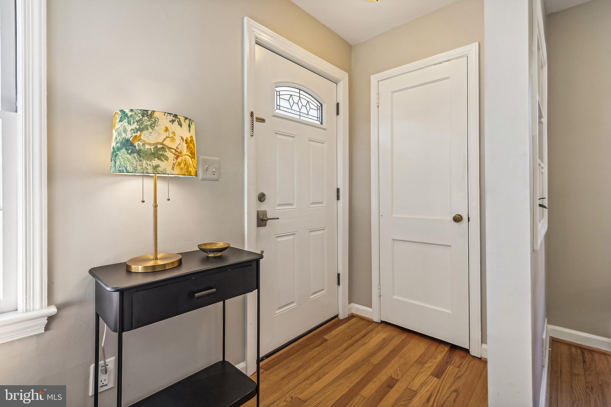 1512 Shenandoah Road Alexandria, VA 22308 - Photo 3 of 36 Entry