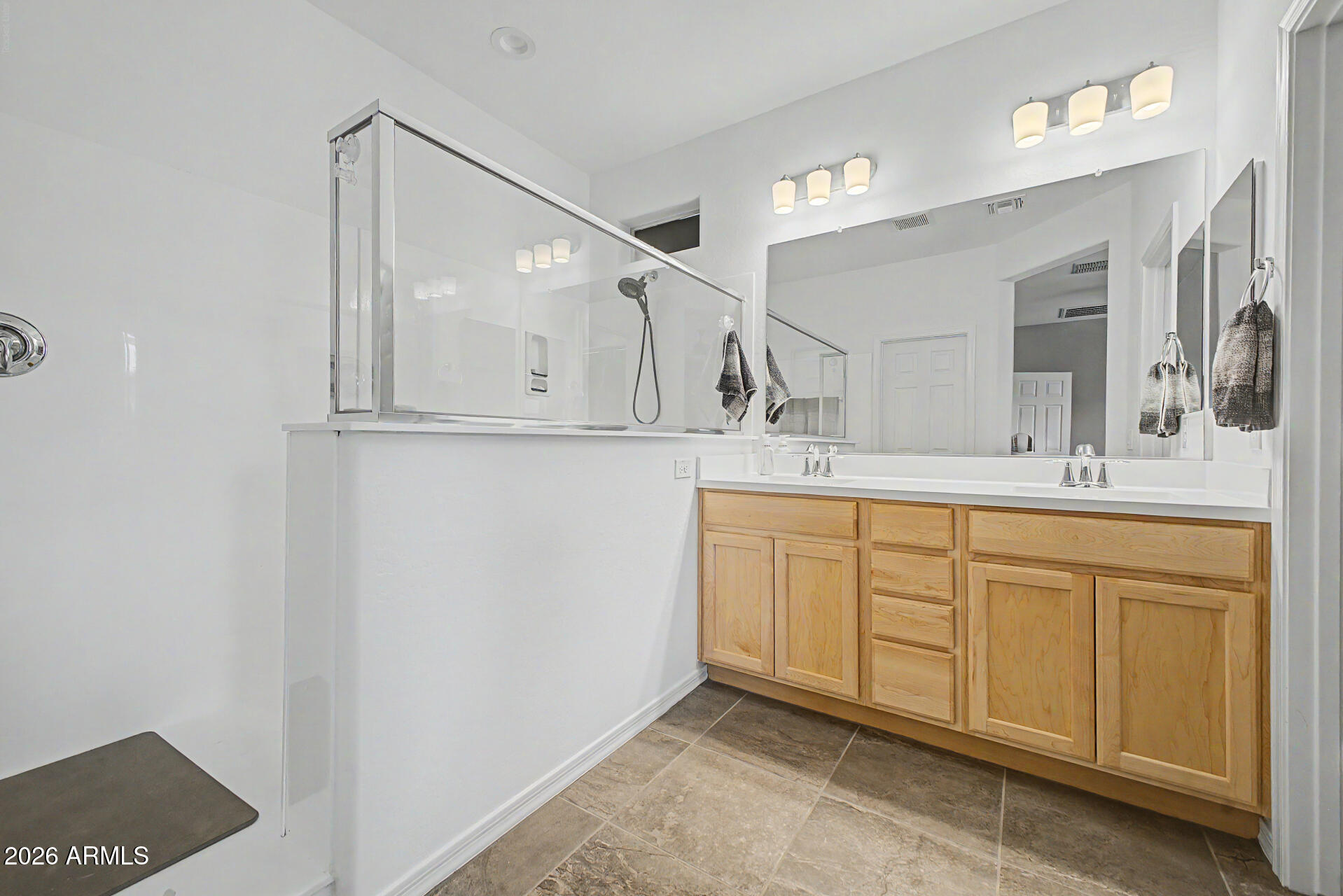 5636 West Chuck Box Road Laveen, AZ 85339 - Photo 11 of 20 Primary Bathroom