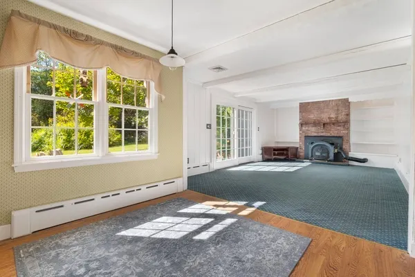 $950,000 | 646 Cambridge Turnpike, Concord, MA 01742