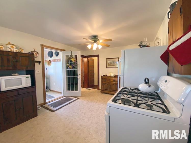23201 East Birds Corner Road Farmington, IL 61531 - Photo 13 of 49