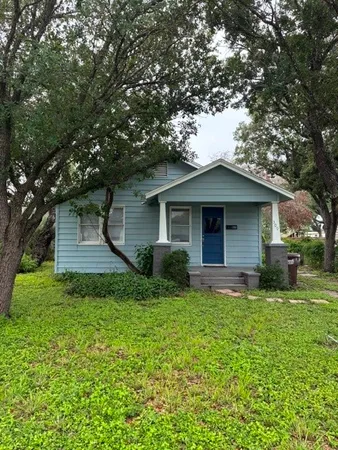 $1,600 | 309 East Hoffman Avenue, Kingsville, TX 78363