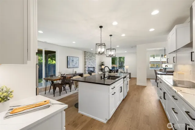 $1,250,000 | 13332 Lake Road, Lynnwood, WA 98087