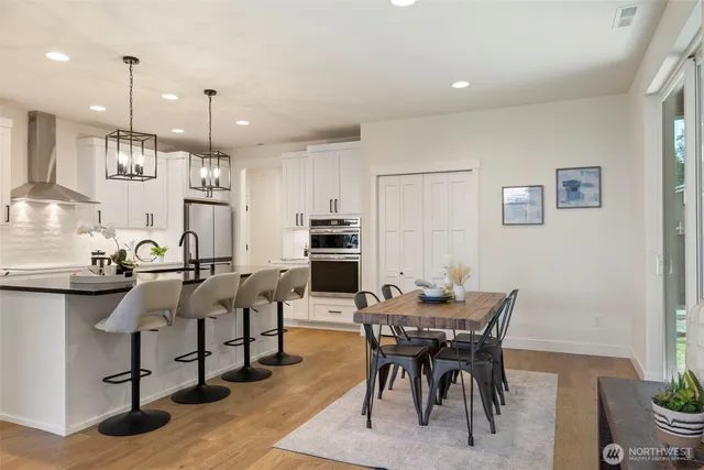 $1,250,000 | 13332 Lake Road, Lynnwood, WA 98087