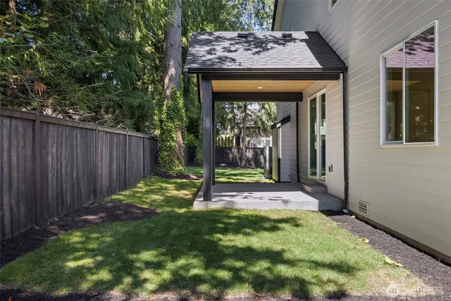 $1,250,000 | 13332 Lake Road, Lynnwood, WA 98087