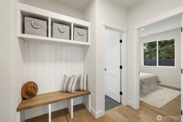 $1,250,000 | 13332 Lake Road, Lynnwood, WA 98087