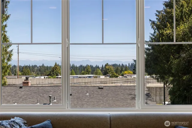 $1,250,000 | 13332 Lake Road, Lynnwood, WA 98087