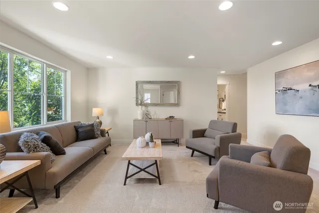 $1,250,000 | 13332 Lake Road, Lynnwood, WA 98087