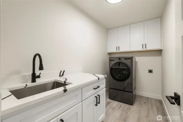 $1,250,000 | 13332 Lake Road, Lynnwood, WA 98087