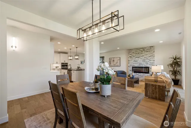 $1,250,000 | 13332 Lake Road, Lynnwood, WA 98087