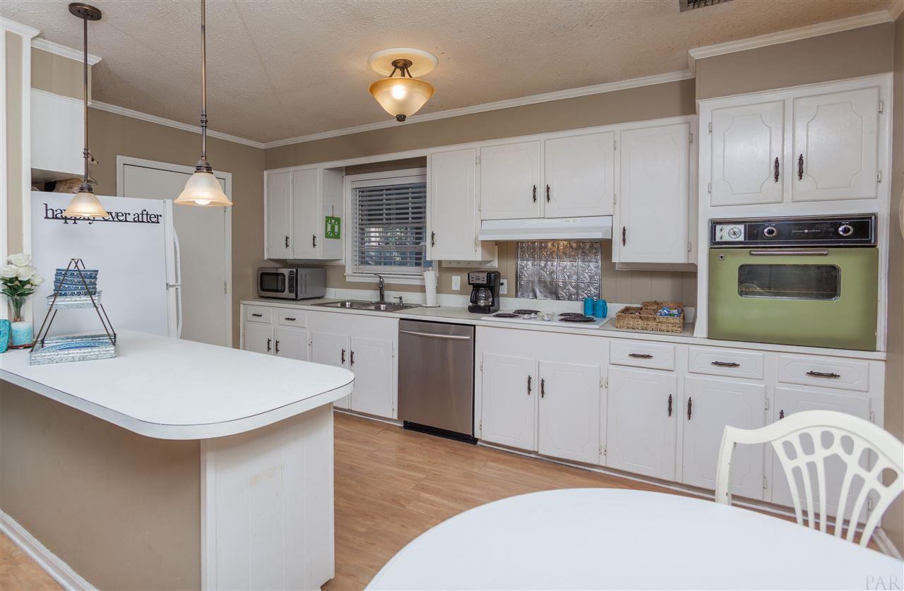 1713 Sowell Road Brewton, AL 36426 - Photo 6 of 28