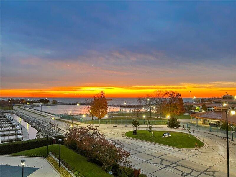 333 Lake Avenue, Unit 308 Racine, WI 53403 - Photo 2 of 51 View from Great R oom