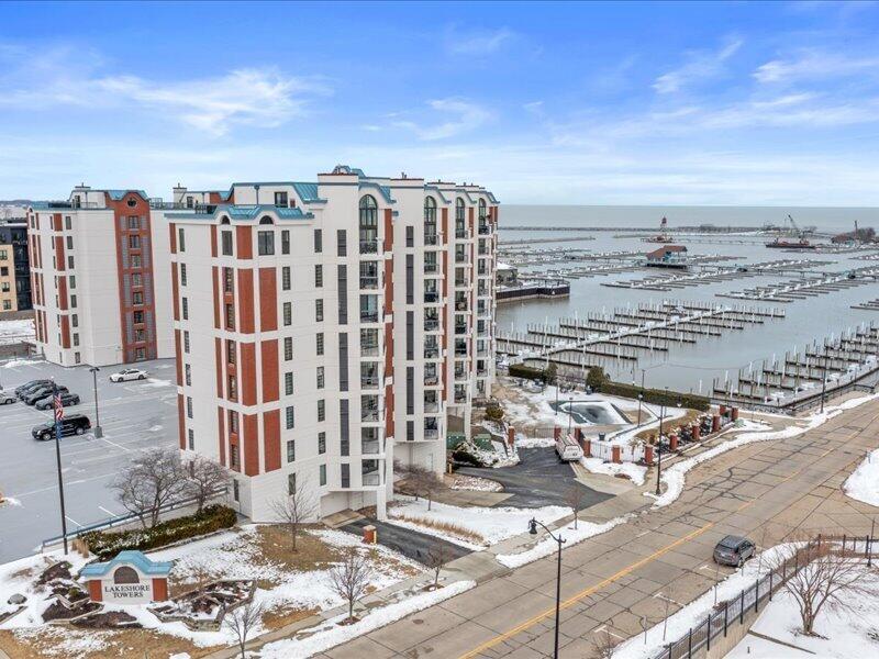 333 Lake Avenue, Unit 308 Racine, WI 53403 - Photo 38 of 51 Upscale Downtown Racine Building newly updated