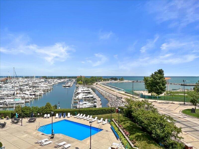 333 Lake Avenue, Unit 308 Racine, WI 53403 - Photo 45 of 51 Outdoor Heated Pool