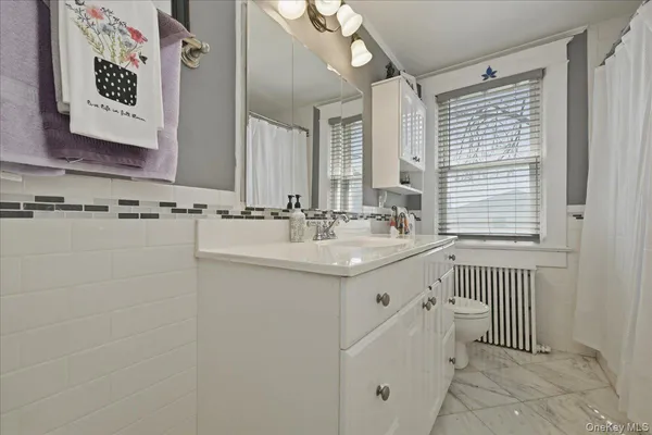 $749,000 | 197 South 4th Street, Lindenhurst, NY 11757