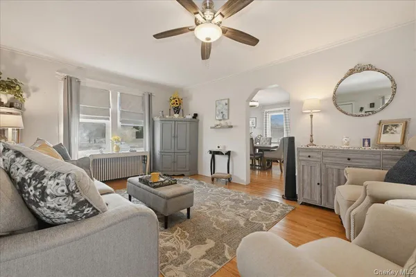 $749,000 | 197 South 4th Street, Lindenhurst, NY 11757