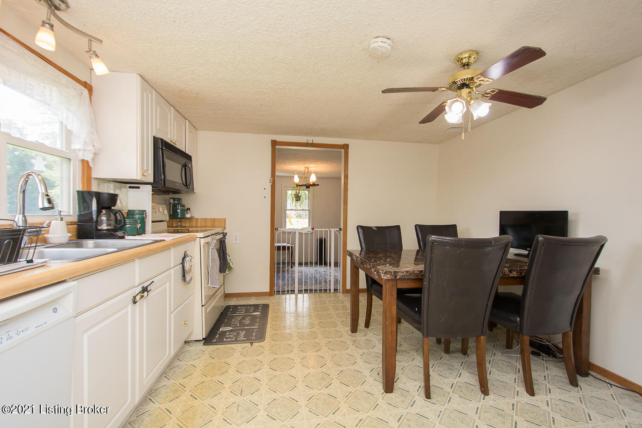 4805 Billtown Road Louisville, KY 40299 - Photo 9 of 31 Eat in Kitchen