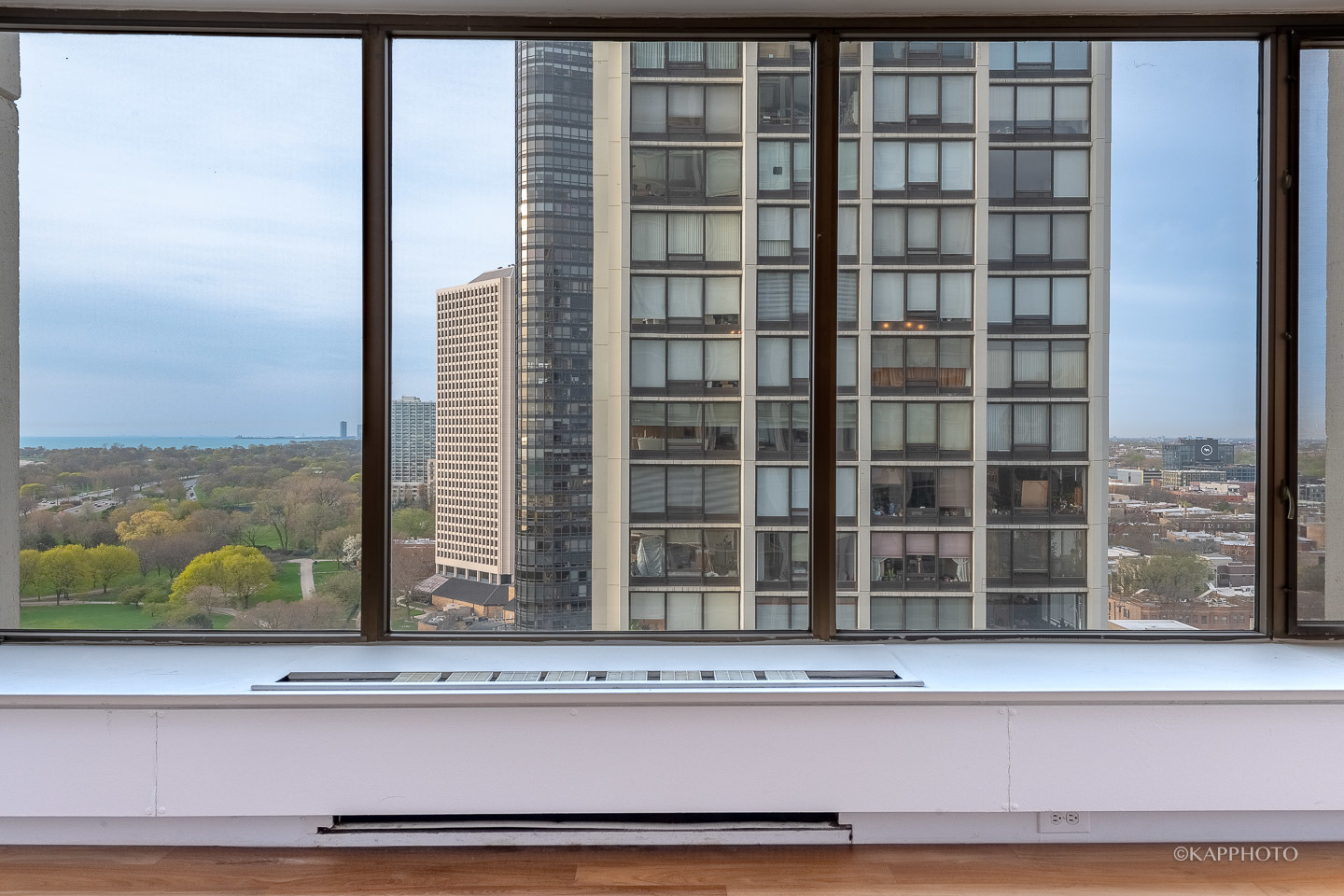 5455 North Sheridan Road, Unit 2008 Chicago, IL 60640 - Photo 14 of 35 a view of a window