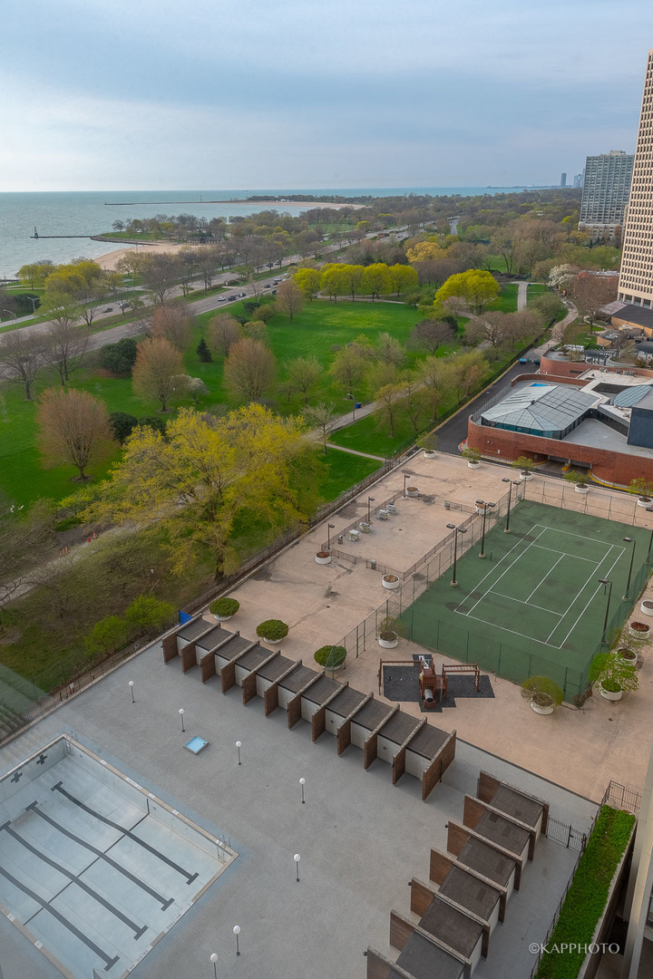 5455 North Sheridan Road, Unit 2008 Chicago, IL 60640 - Photo 18 of 35 a view of an ocean and beach