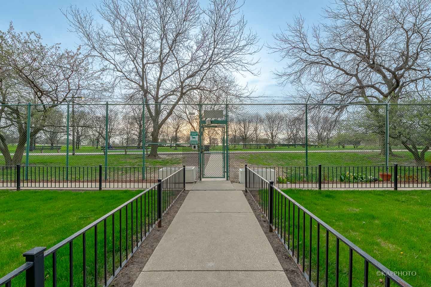 5455 North Sheridan Road, Unit 2008 Chicago, IL 60640 - Photo 23 of 35 a view of park with furniture and garden