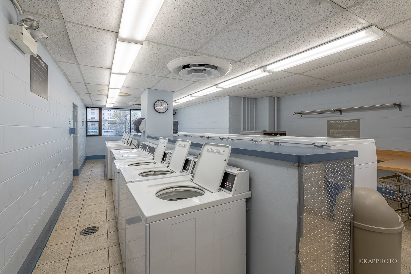5455 North Sheridan Road, Unit 2008 Chicago, IL 60640 - Photo 26 of 35 a utility room with dryer and washer