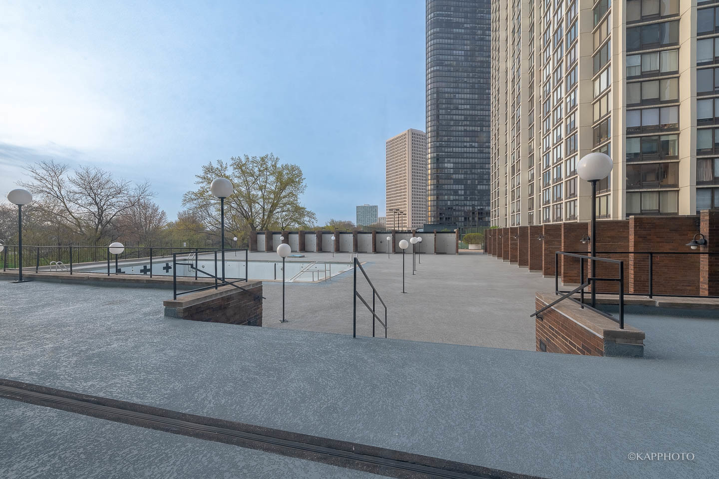5455 North Sheridan Road, Unit 2008 Chicago, IL 60640 - Photo 27 of 35 a view of terrace with city view