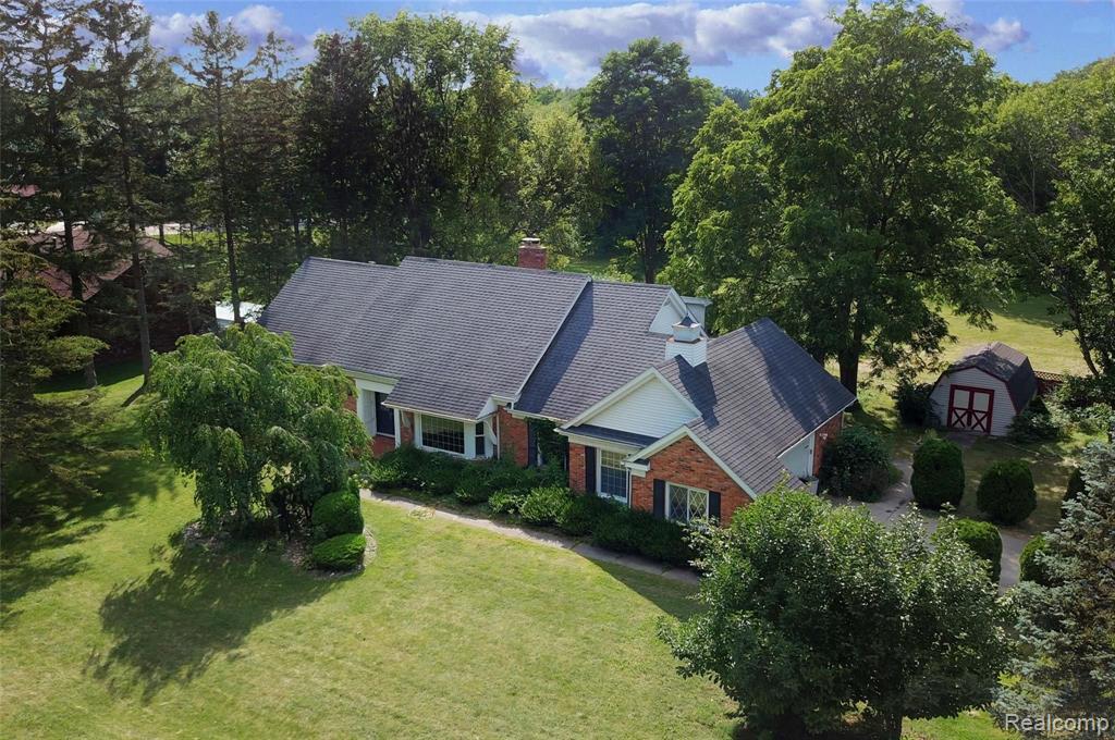 2445 Warner Road Flushing, MI 48433 - Photo 2 of 26