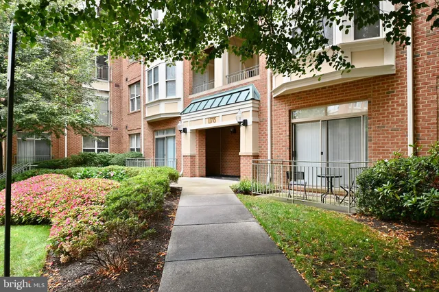 $3,000 | 11775 Stratford House Place, Unit 104, Reston, VA 20190