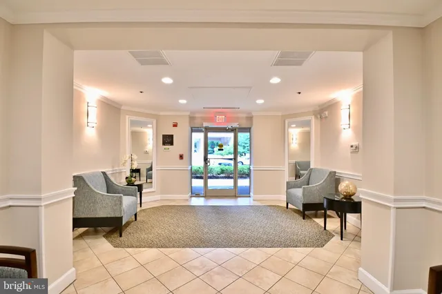 $3,000 | 11775 Stratford House Place, Unit 104, Reston, VA 20190