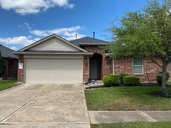 $2,300 | 2114 Tannin Dr., Fresno, TX 77545