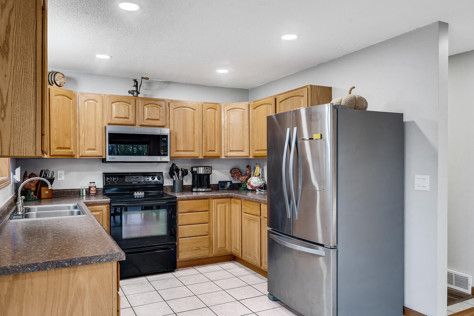 W3711 Lockington Road Farmington, WI 54644 - Photo 15 of 47 Kitchen 3