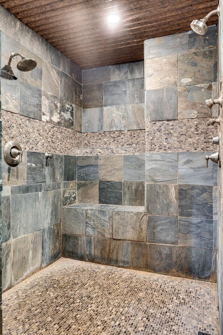 W3711 Lockington Road Farmington, WI 54644 - Photo 34 of 47 Tile Shower