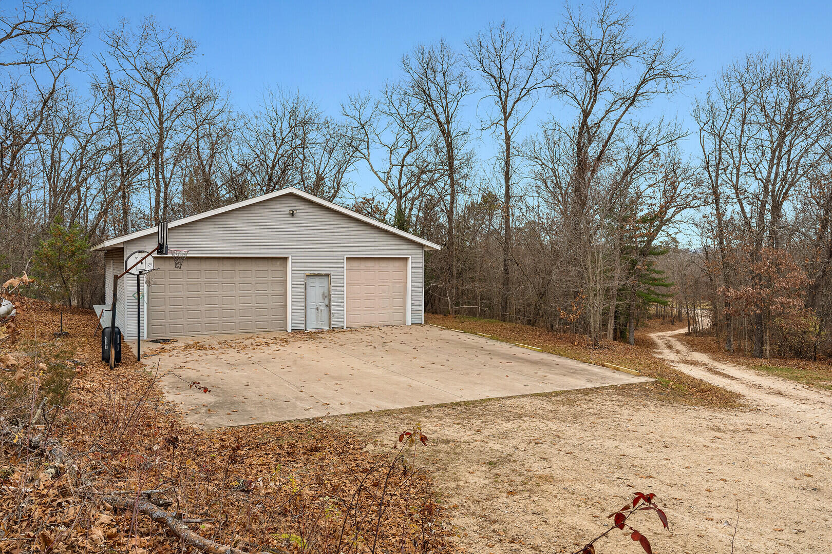 W3711 Lockington Road Farmington, WI 54644 - Photo 37 of 47 Detached Garage 2