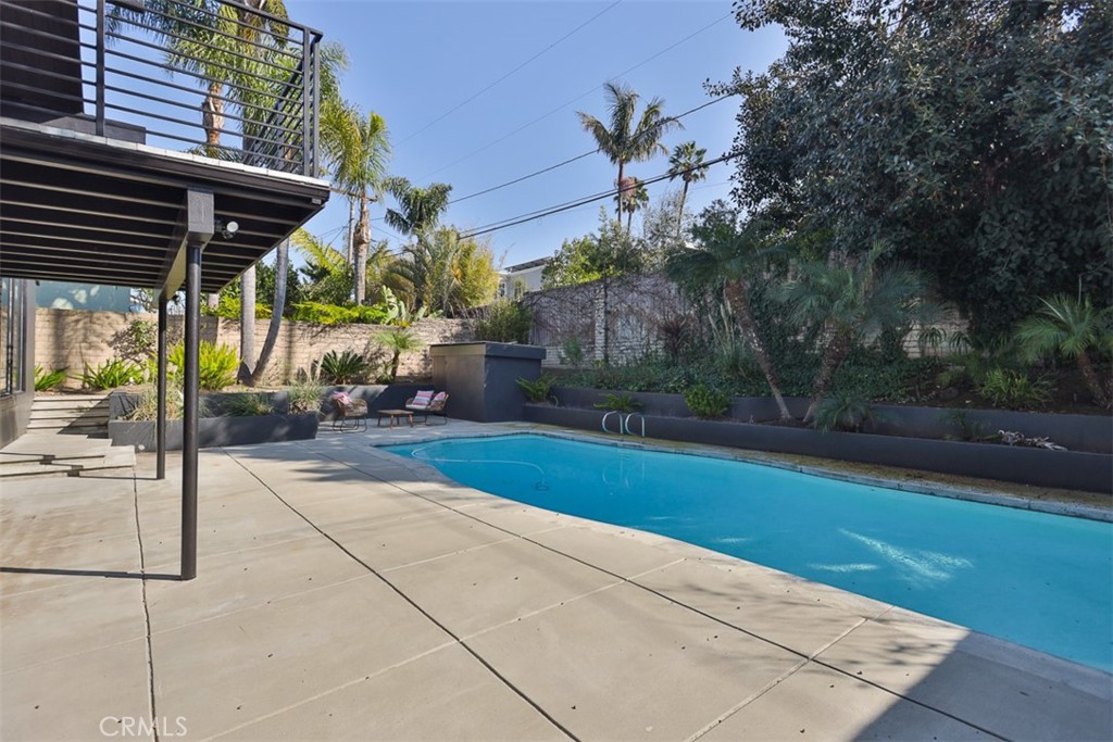 1420 Crestview Avenue Seal Beach, CA 90740 - Photo 24 of 26 a view of a backyard