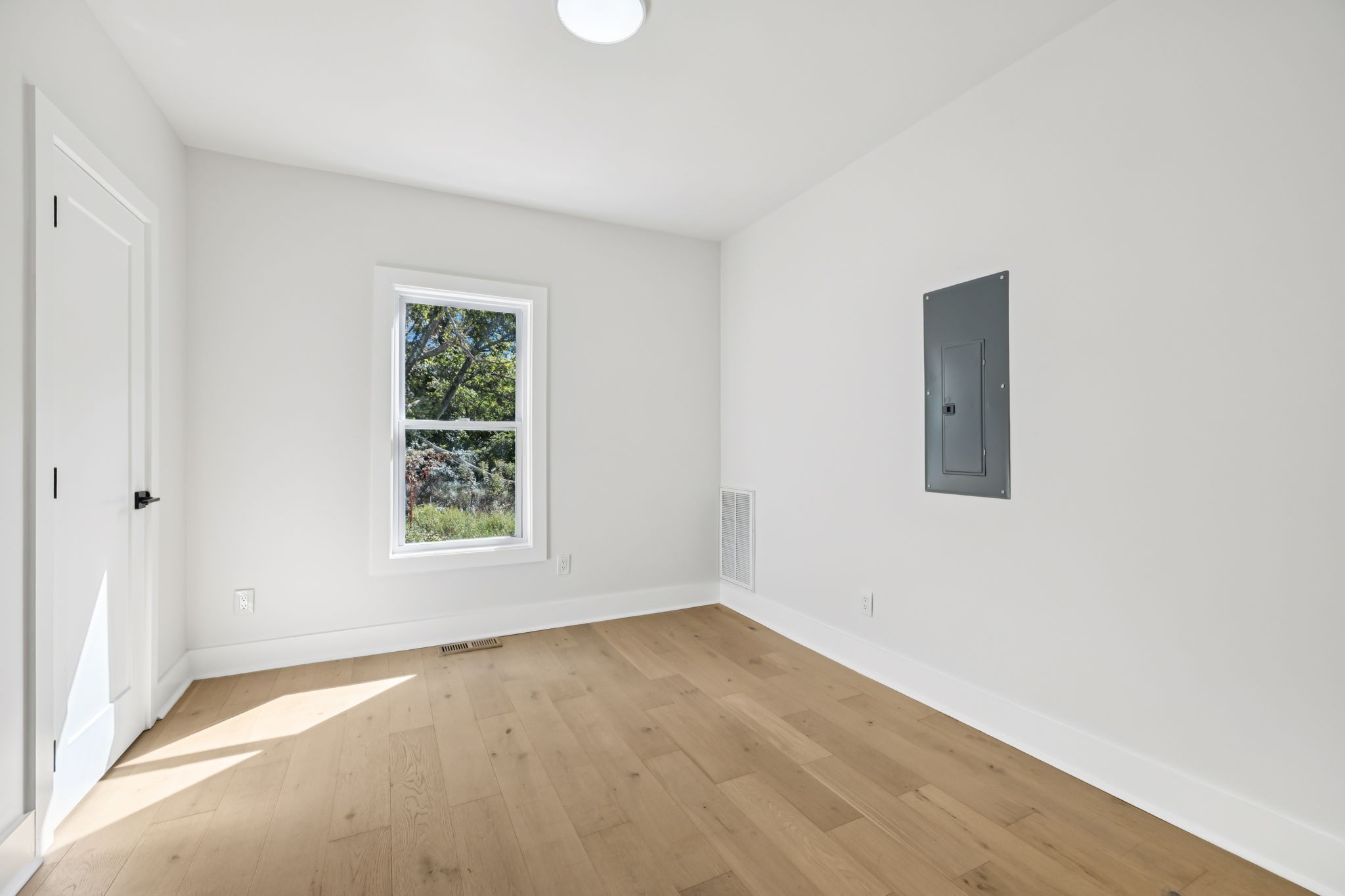 923 Currey Road Nashville, TN 37217 - Photo 17 of 39 Gallery Image 17