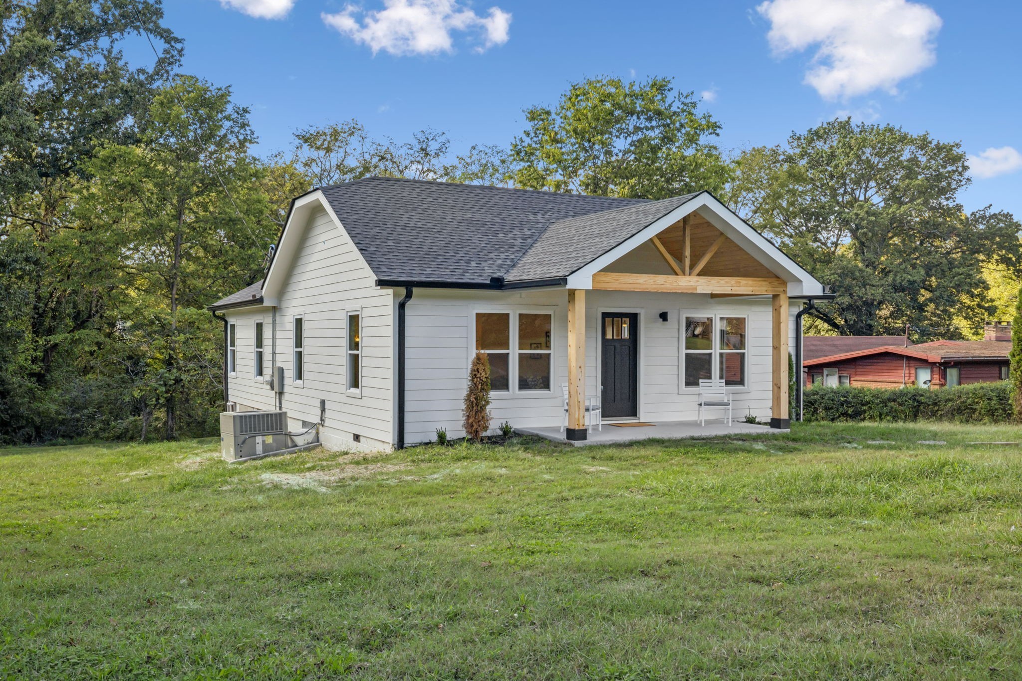 923 Currey Road Nashville, TN 37217 - Photo 4 of 39 Gallery Image 4