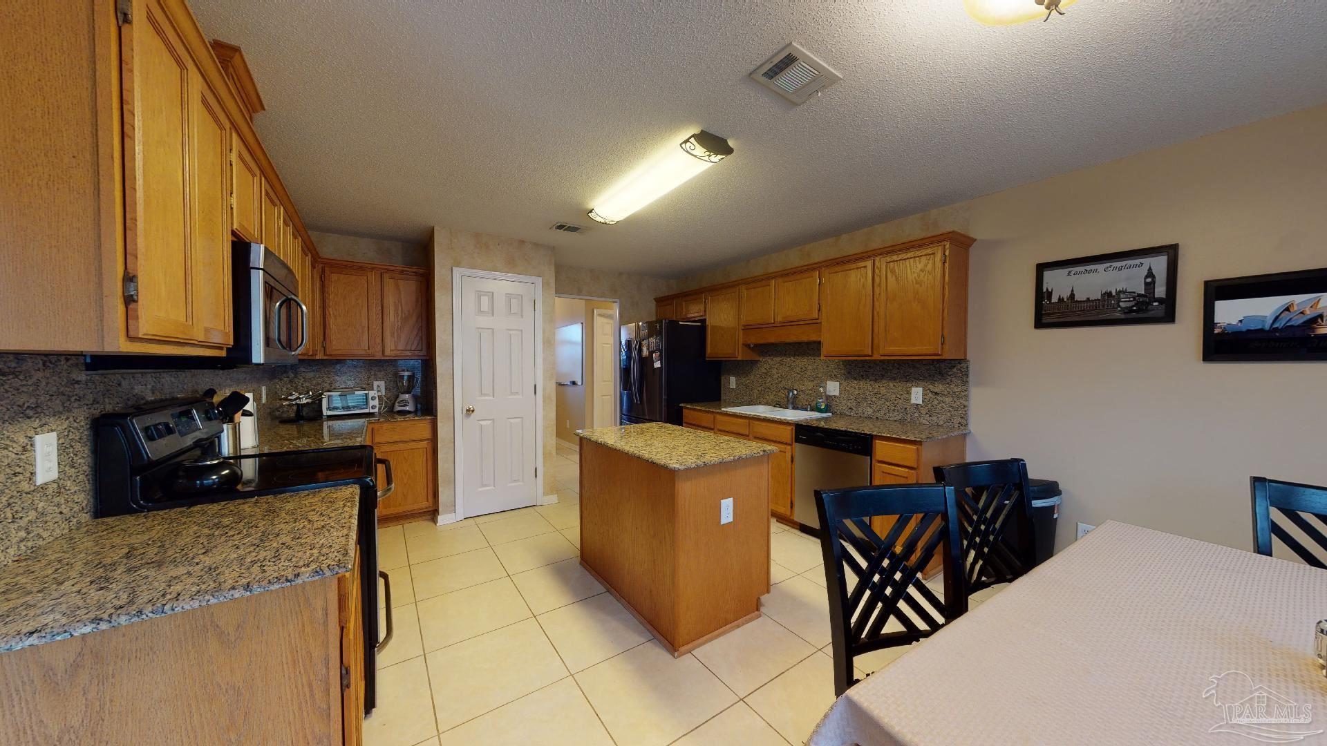 144 Gunwale Road Pensacola, FL 32507 - Photo 7 of 40