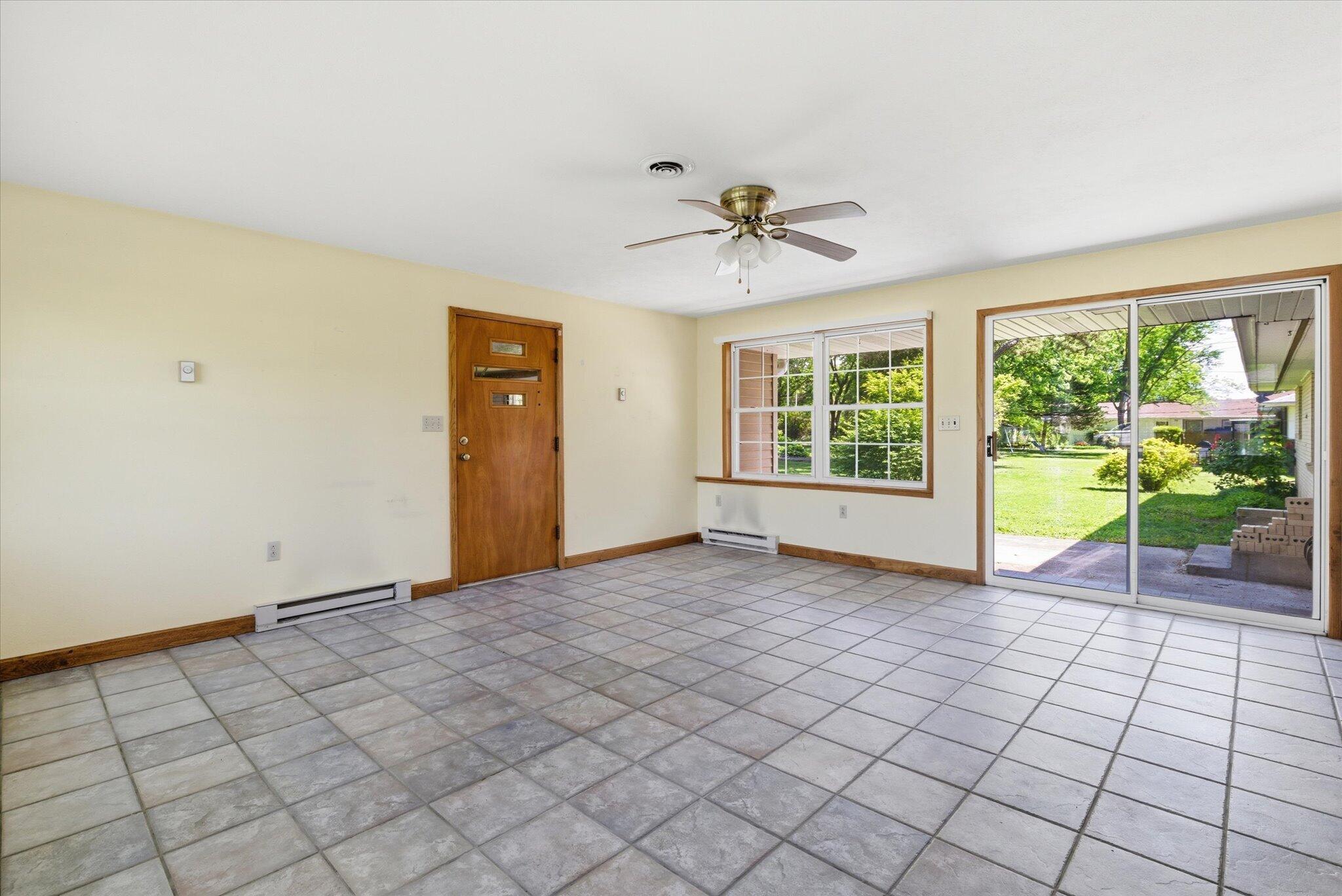 405 Grand Street Monett, MO 65708 - Photo 19 of 27 19-IMG_2732