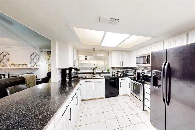 $295,000 | 1806 Briar Meadow Drive, Arlington, TX 76014