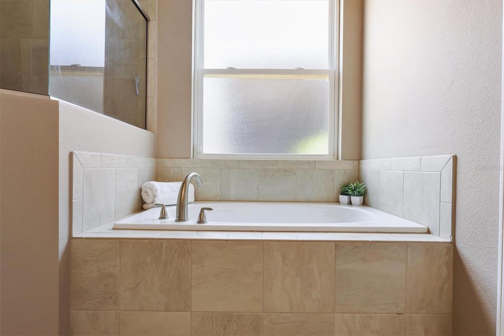 11869 Southwest 28th Avenue Gainesville, FL 32608 - Photo 12 of 31