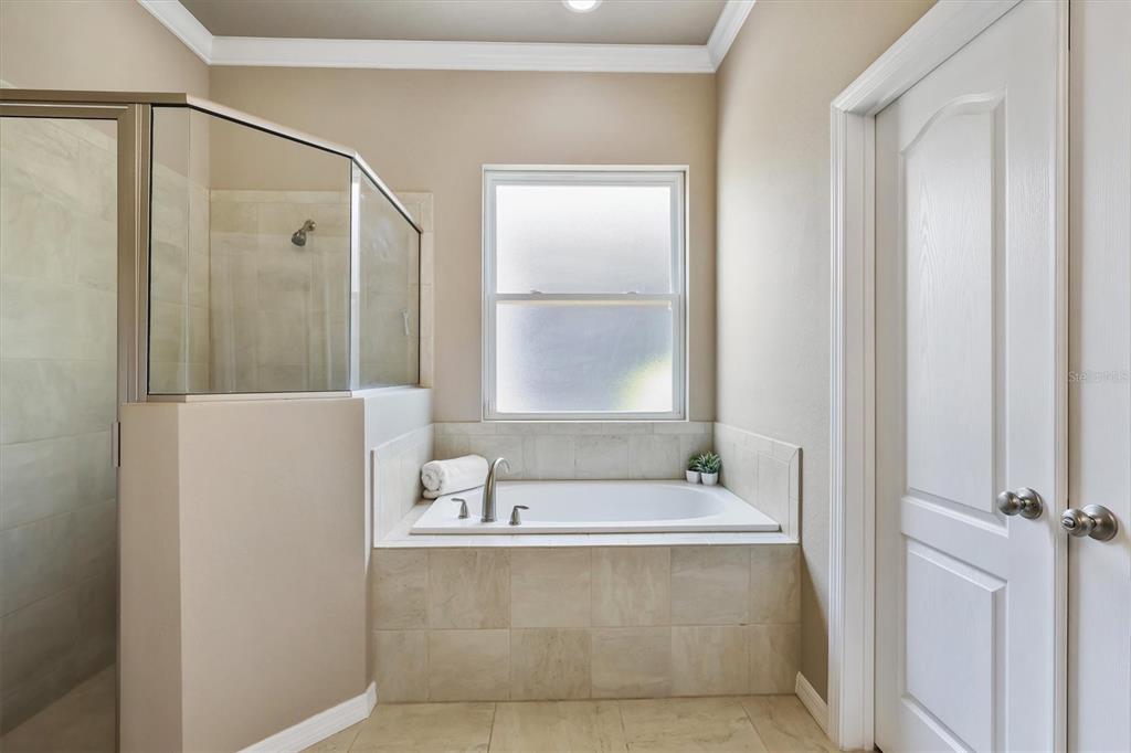 11869 Southwest 28th Avenue Gainesville, FL 32608 - Photo 14 of 31